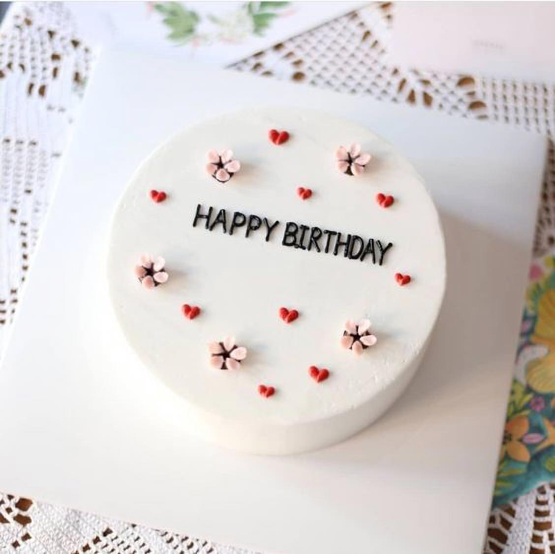 Bánh sinh nhật trắng đen đơn giản - Tiệm bánh MiaCake Đà Nẵng